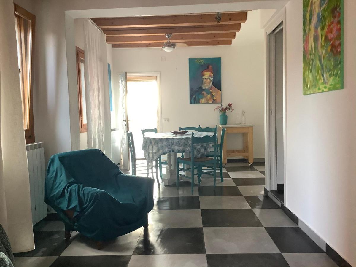 Night Galleria Holiday Home - Bed & Art In Burano - The Pink House Extérieur photo