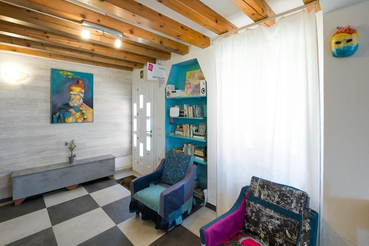 Night Galleria Holiday Home - Bed & Art In Burano - The Pink House Extérieur photo