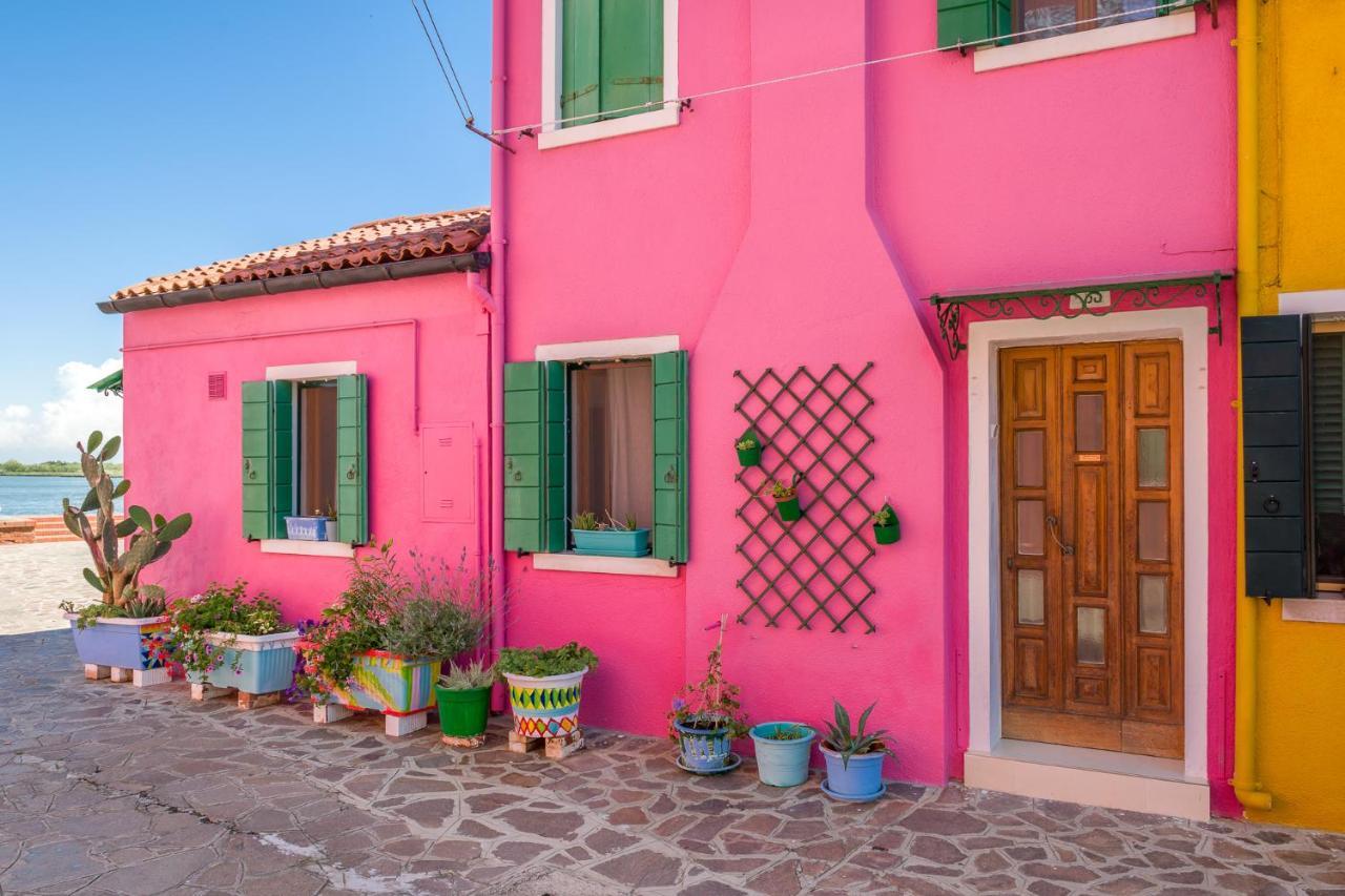 Night Galleria Holiday Home - Bed & Art In Burano - The Pink House Extérieur photo