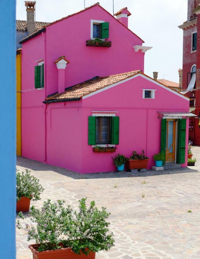 Night Galleria Holiday Home - Bed & Art In Burano - The Pink House Extérieur photo